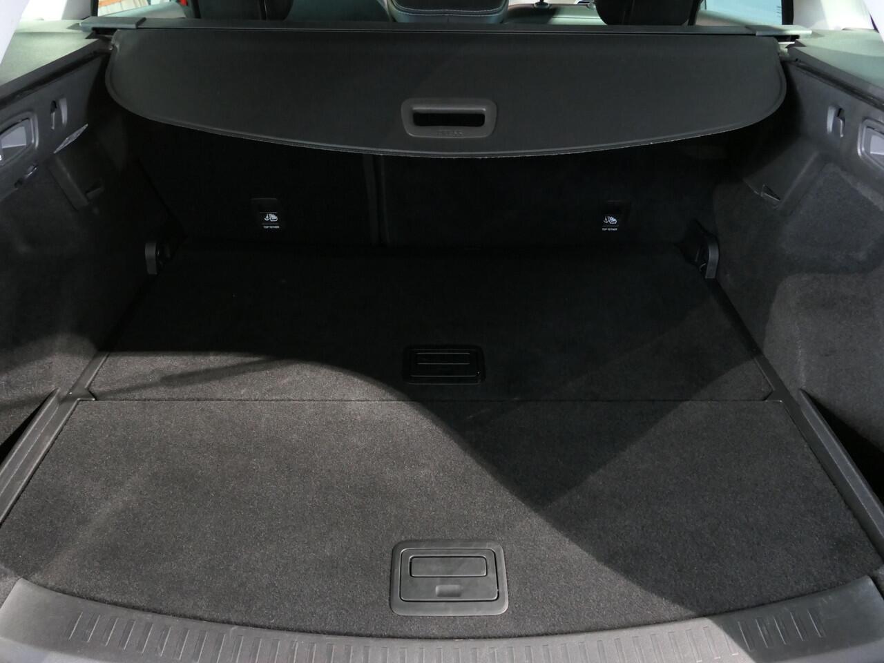 Renault MEGANE Estate 1.3 TCe 140 Techno - Occasion Lease vanaf ¤474 p/m - *AUTOMAAT*- Cruise - camera - sensor v+a - navi - bluetooth