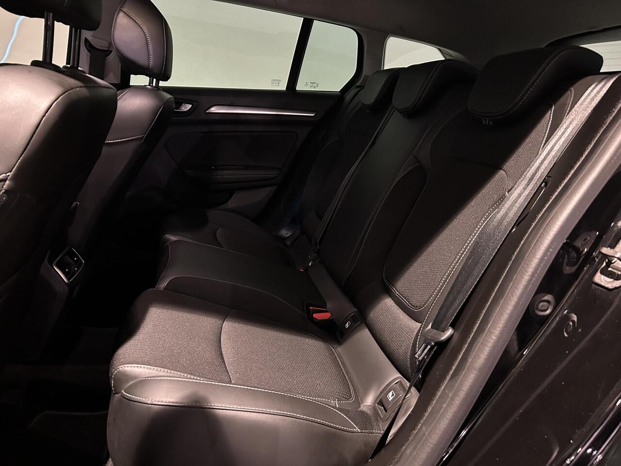 Renault MEGANE Estate 1.3 TCe 140 Techno | Trekhaak | Achteruitrijcamera | Parkeersensoren V+A | Climate Control