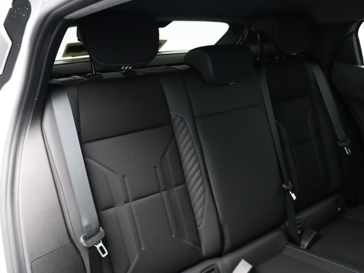 Renault MEGANE E-Tech comfort range esprit alpine 60 kWh | 17% bijtelling | Active driver assist | Harman kardon | 360 graden camera |