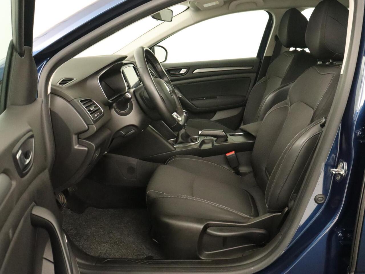 Renault MEGANE 1.3 TCe Business Zen | Trekhaak | Camera | Carplay | Keyless | Navigatie | Full LED | Parkeerhulp | Cruise control | Climate control