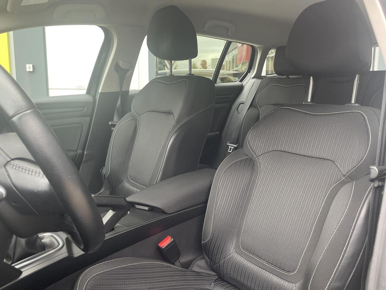 Renault MEGANE Estate 1.3 TCe Limited | Navigatie | Climate control |