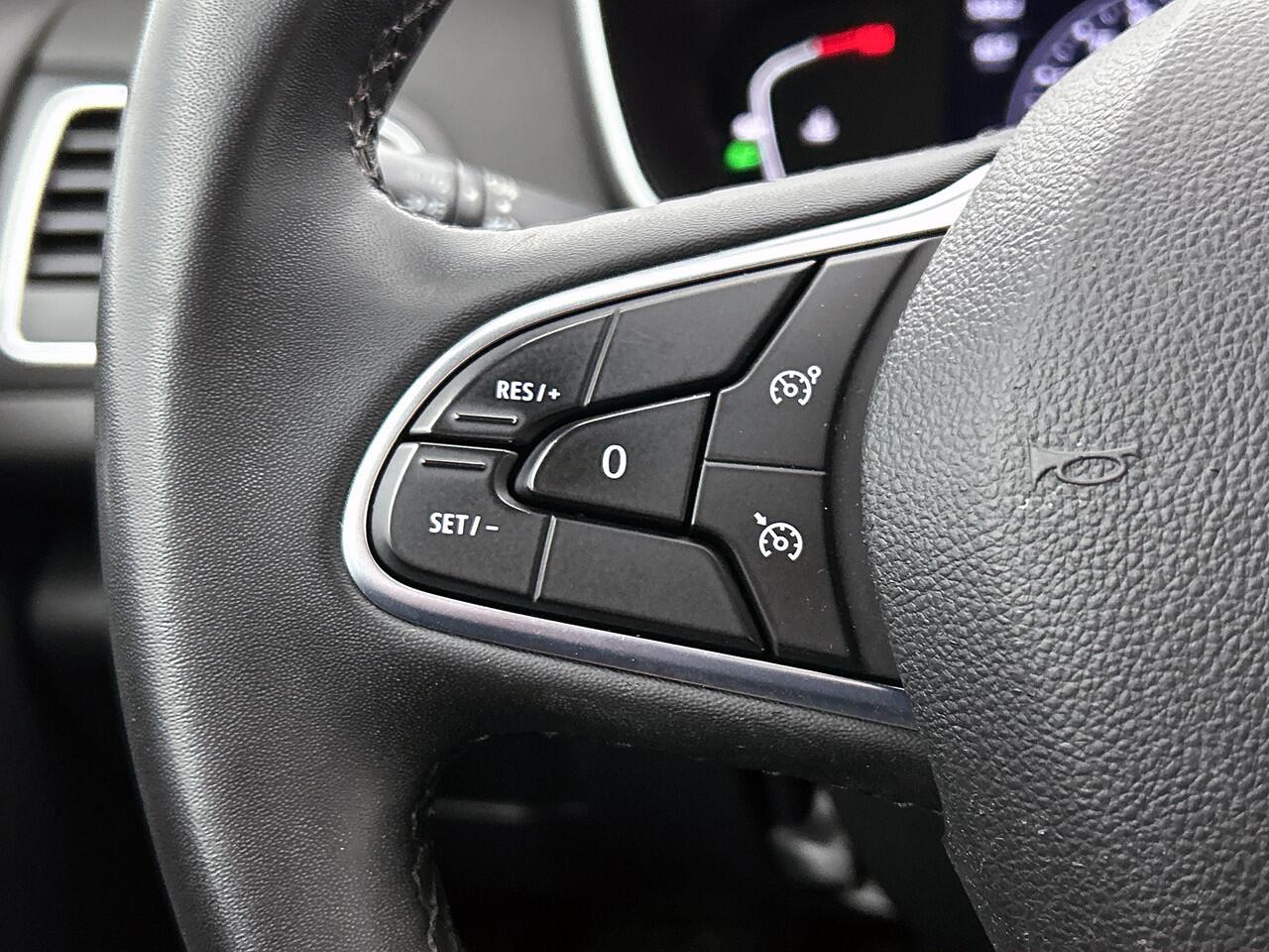 Renault MEGANE Estate 1.3 TCe 141PK Automaat Zen / Trekhaak / Navigatie / Pdc.A / Airco-ecc./ Xenon / Apk 11-2026