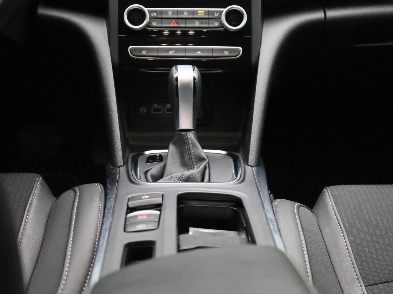 Renault MEGANE Estate 1.3 TCe 140 Techno | Automaat | Verwarmbare voorstoelen | achteruitrijcamera