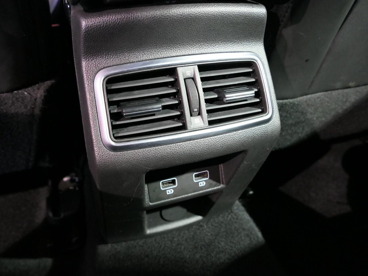 Renault MEGANE Estate 1.3 TCe 140 Techno - Occasion Lease vanaf ¤474 p/m - *AUTOMAAT*- Cruise - camera - sensor v+a - navi - bluetooth