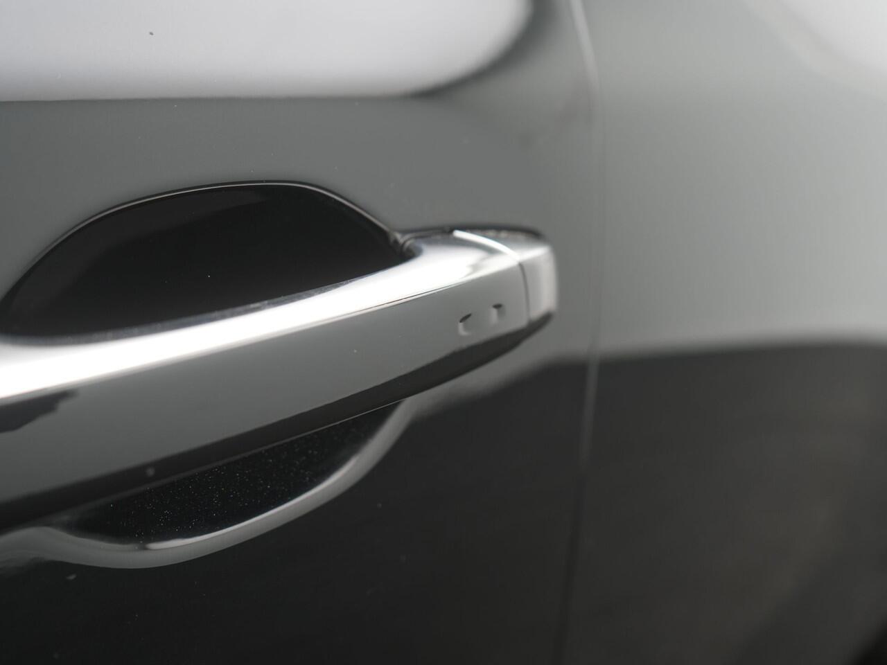 Renault MEGANE Estate TCe 140 Bose - Occasion Lease vanaf ¤589 p/m - RIJKLAARPRIJS - Achteruitrijcamera - Elektrisch Glazen Schuif/Kanteldak - Dealeronderhouden