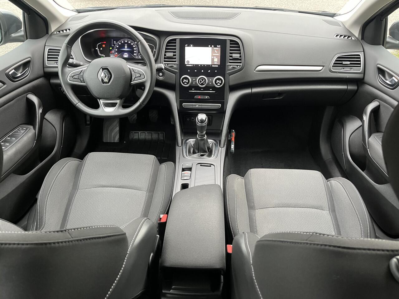 Renault MEGANE Estate 1.3 TCe 140PK Equilibre / Dealer onderhouden / Climate / Cruise / Parkeersensoren V+A / NAP /