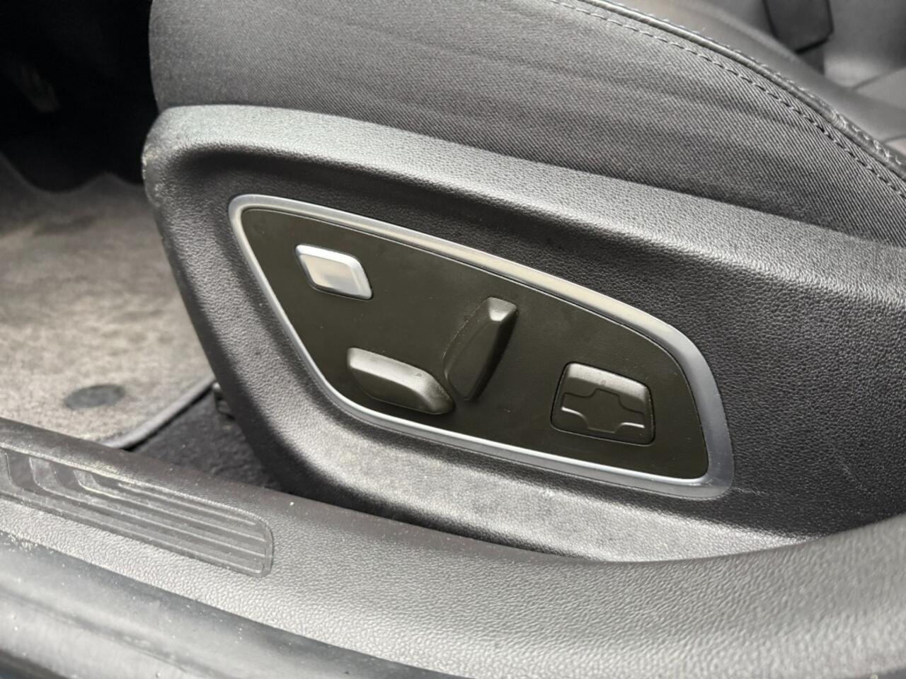 Renault MEGANE 1.3 TCE 160pk Edition 1,LED,Leer,HUD,Driving Assistant