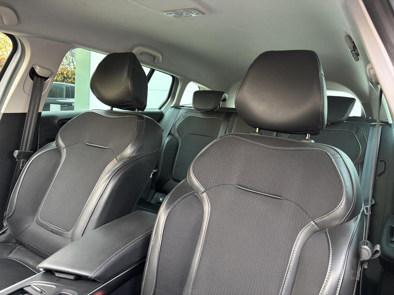 Renault MEGANE Estate 1.3 TCe 140 Techno | Trekhaak | Aanhangwagen geremd 1700kg |