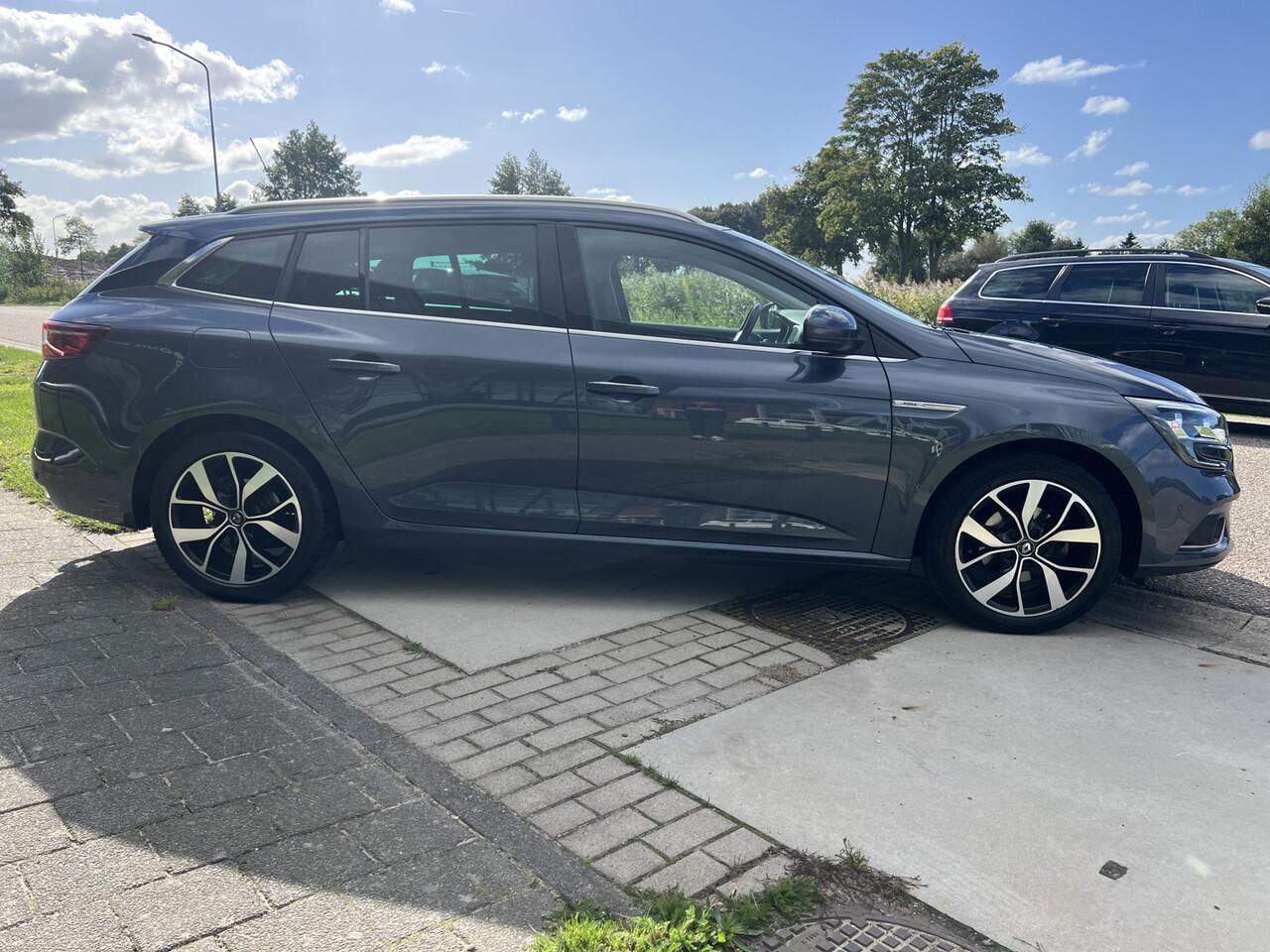 Renault MEGANE Estate 1.3 140PK TCe Bose / Automaat / Trekhaak / Camera / Applecarplay - Androidauto /