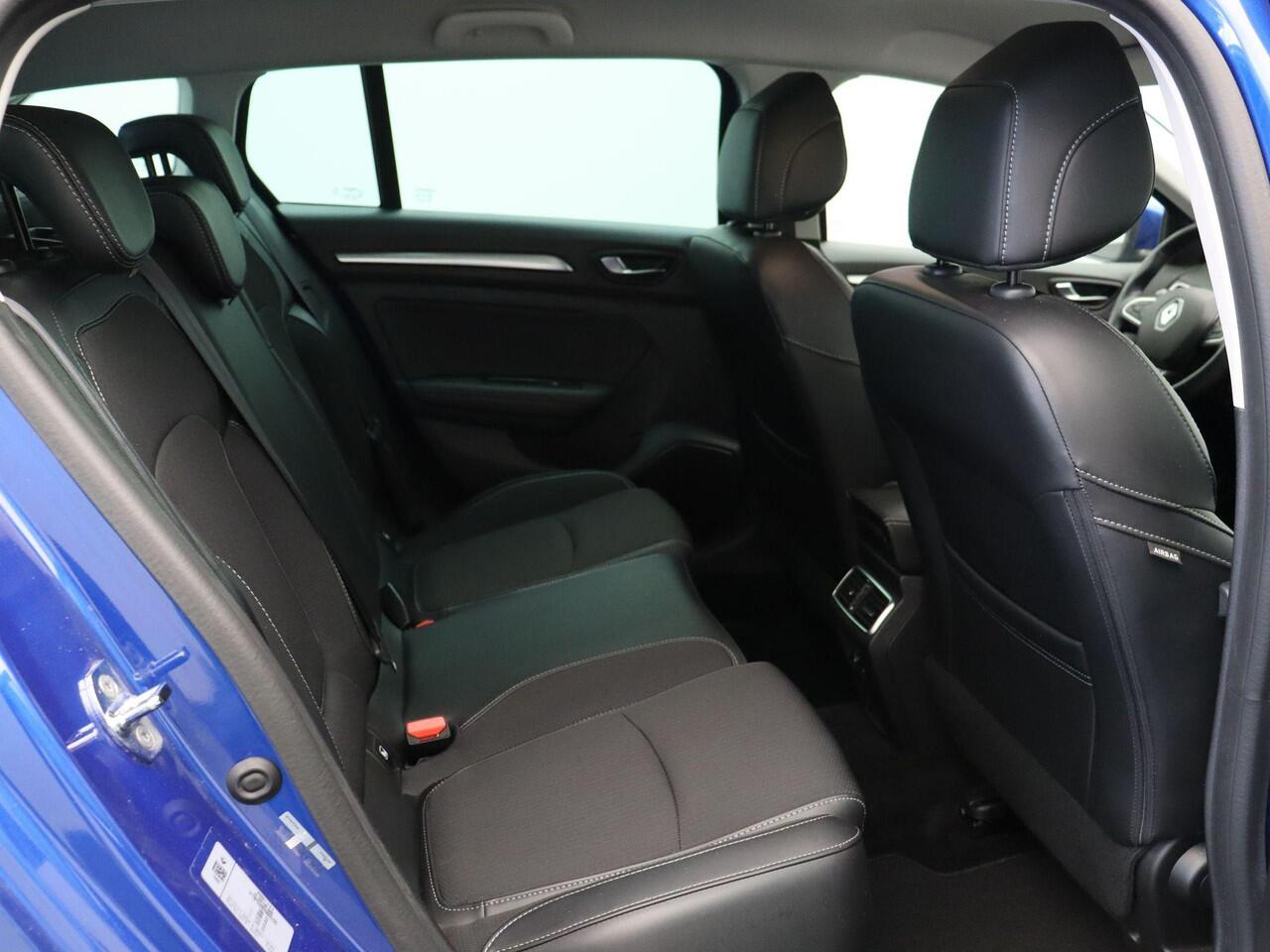 Renault MEGANE Estate TCe 140pk Techno | Stoel- en stuurwielverwarming | Geremd 1700kg | Achteruitrijcamera |