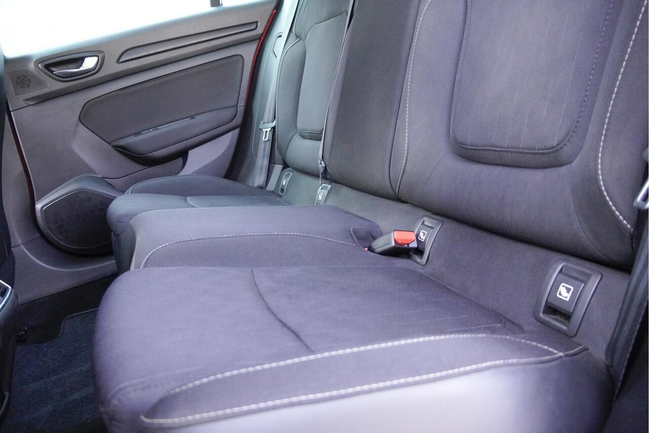 Renault MEGANE Estate 1.5 Blue dCi Limited BJ2019 Lmv 16" | Led | Pdc | Navi | Keyless entry | Trekhaak | Climate control | Cruise control | Extra getint glas