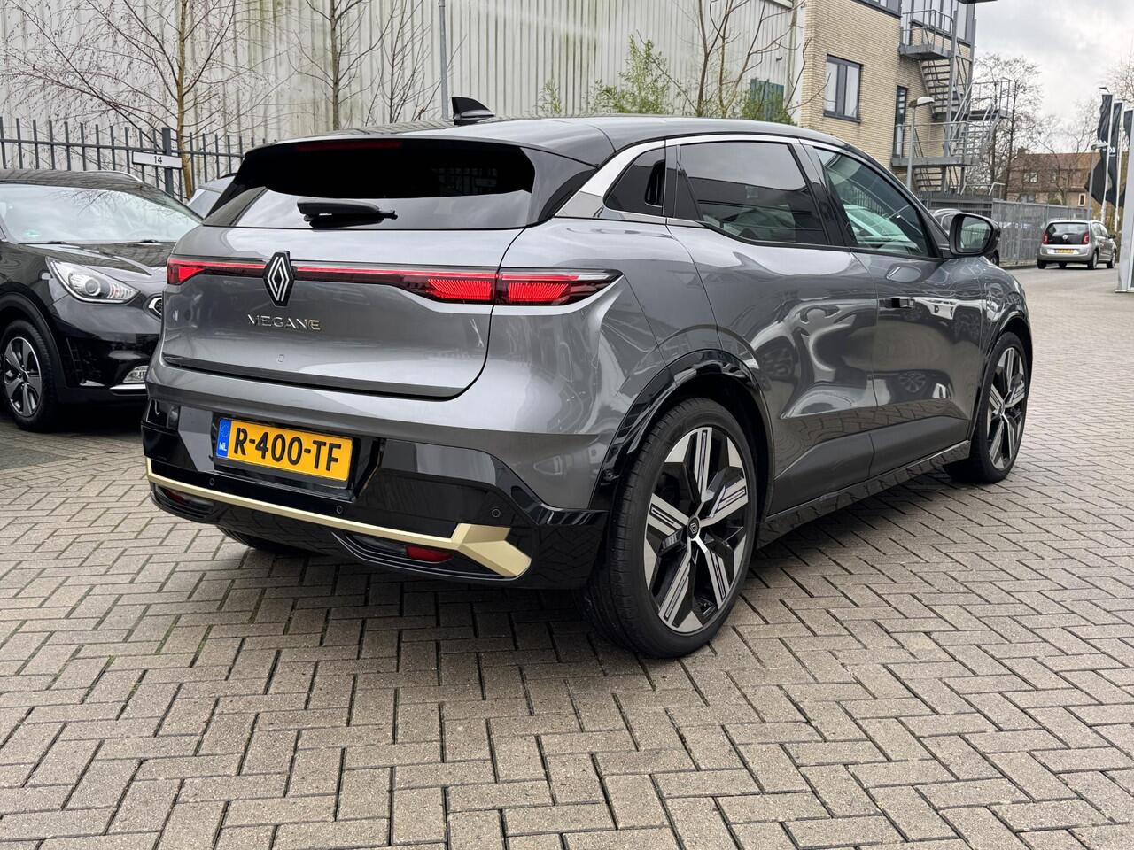 Renault MEGANE E-Tech EV60 Optimum Charge Iconic | stoel verwarming | digitale binnen spiegel | blinde hoek detectie | adaptive cruise control |