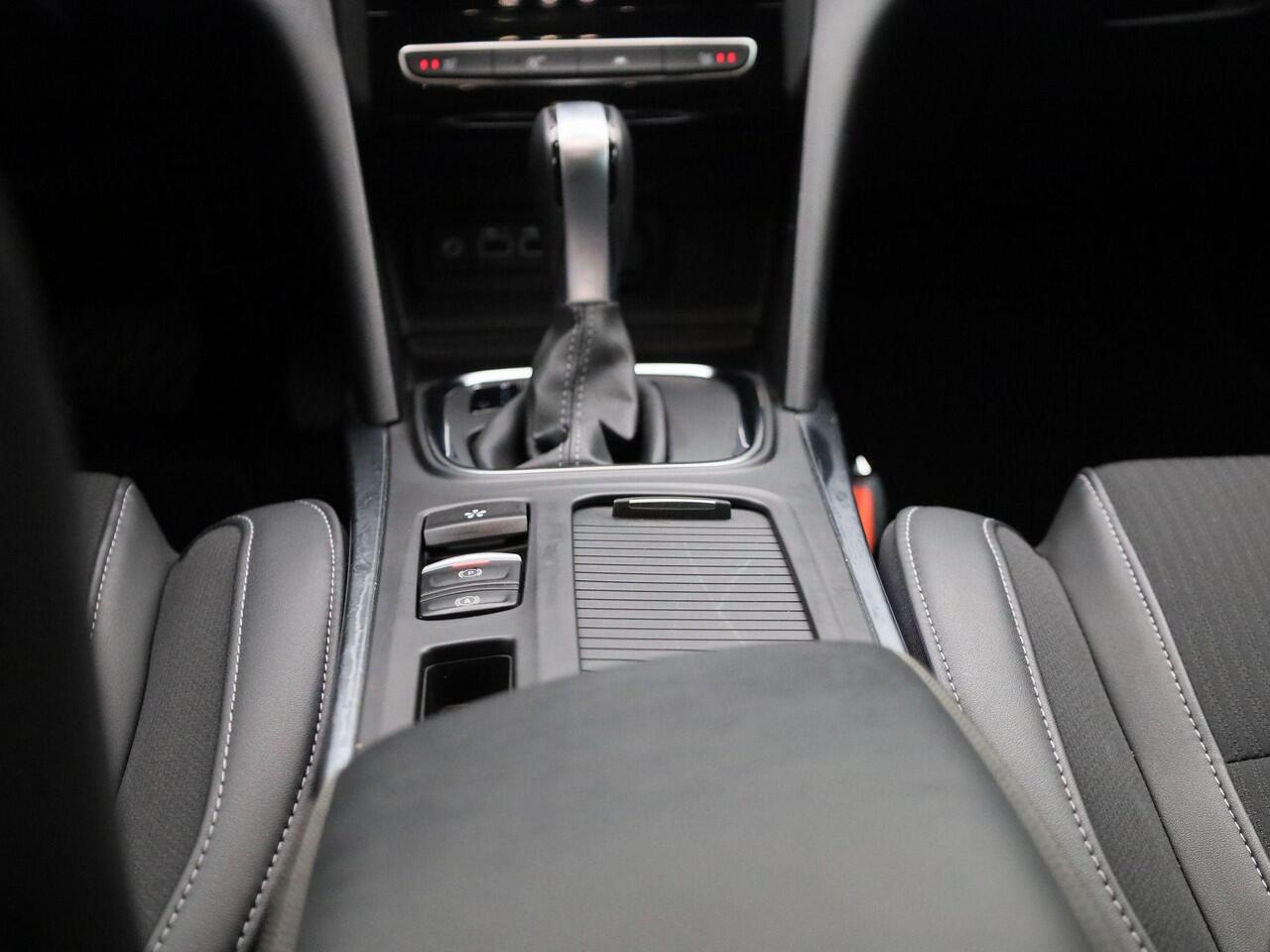 Renault MEGANE Estate 1.3 TCe Techno 140PK | Automaat | Stoelverwarming | Navigatie | Achteruitrijcamera | Keyless | LED Koplampen | Apple CarPlay & Android Auto