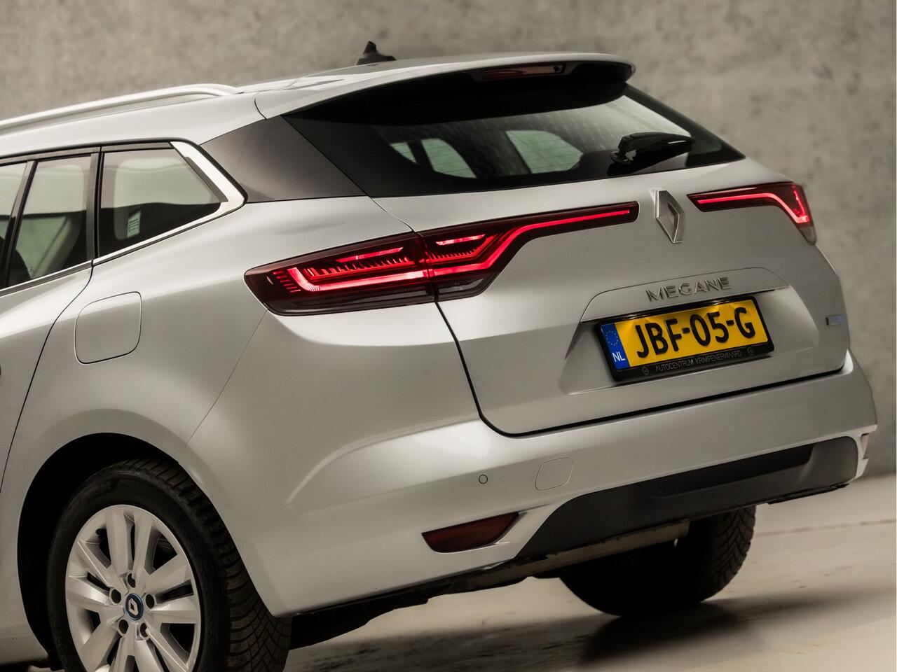 Renault MEGANE Estate 1.6 E-Tech Plug-In Hybrid Sport 160Pk Automaat (VIRTUAL COCKPIT, APPLE CARPLAY, GROOT NAVI, LED KOPLAMPEN, SPORTSTOELEN, PARKEERSENSOREN, CRUISE, NIEUWE APK, NIEUWSTAAT)
