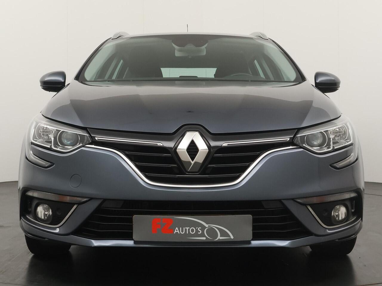 Renault MEGANE Estate 1.3 TCe Limited - Navigatie - Parkeersensoren V+A - Trekhaak - Cruise Control