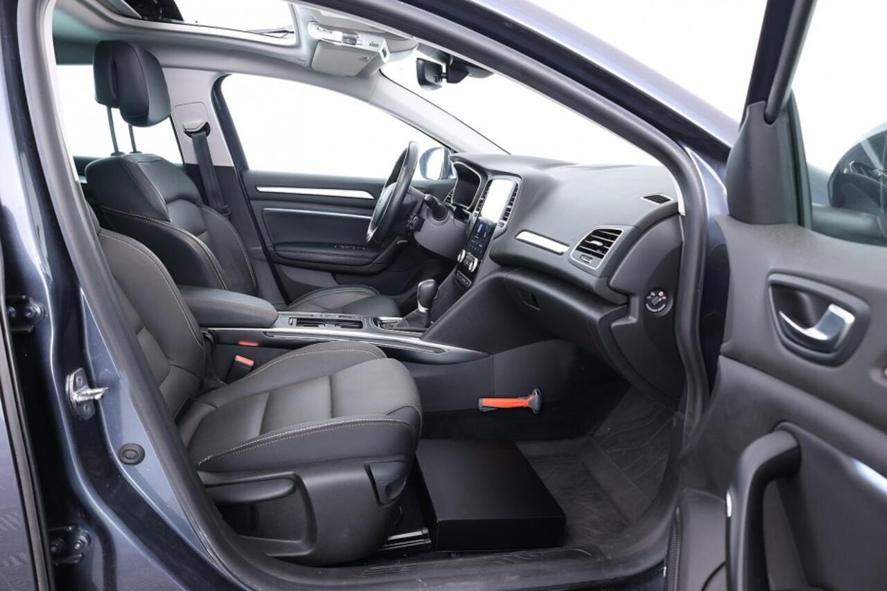 Renault MEGANE Estate 1.6 E-Tech Plug-In Hybrid 160 Business Edition One | PANORAMADAK | LEDER