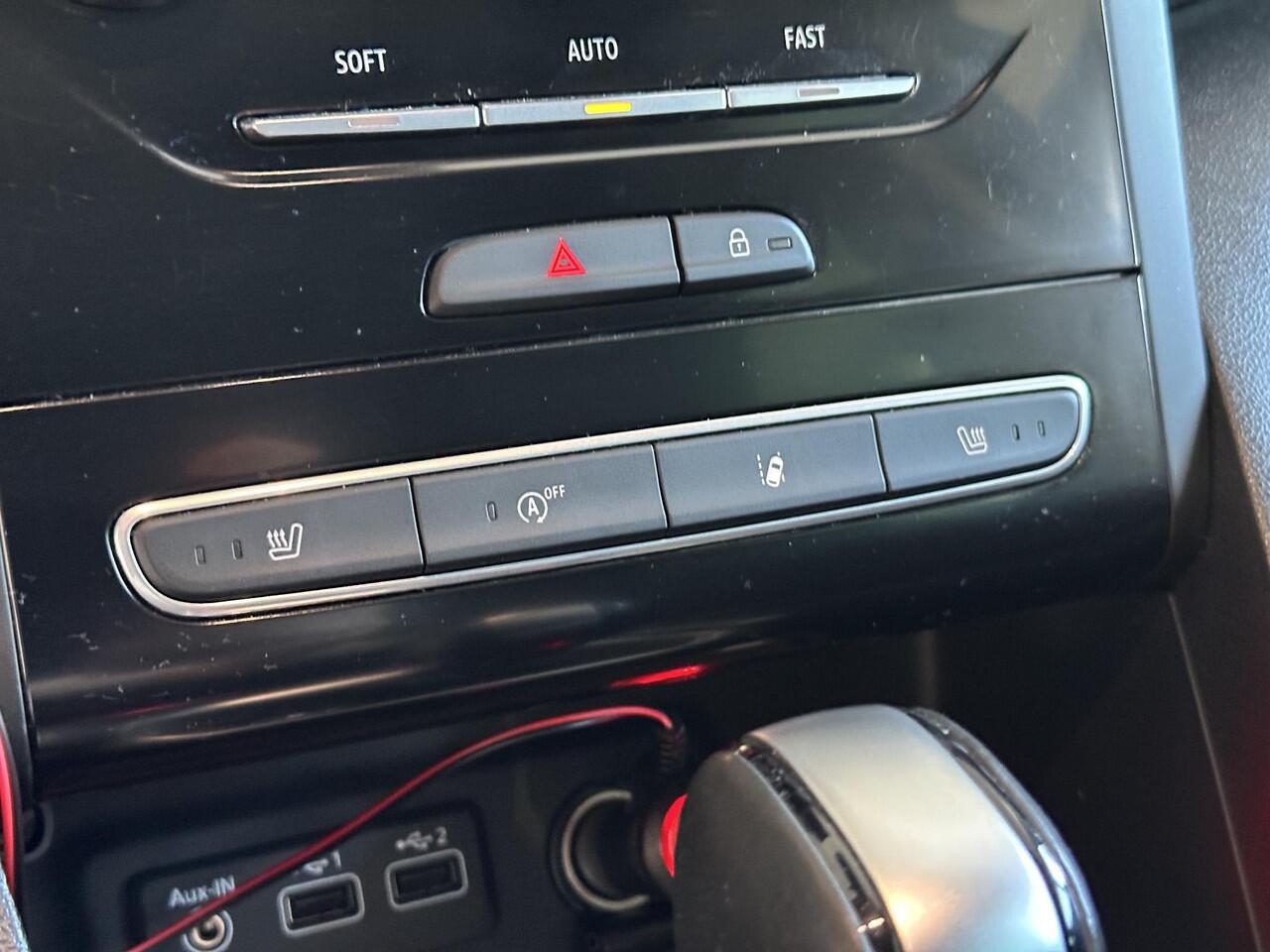 Renault MEGANE 1.3 TCe Intens | NAVIGATIE | TREKHAAK | CAMERA | PARKEERSENSOREN