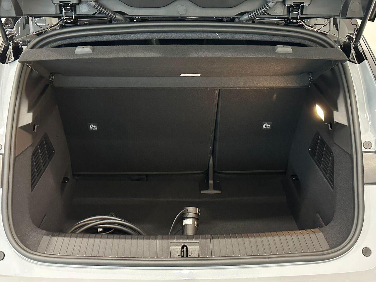 Renault MEGANE E-Tech Esprit Alpine 220 Comfort Range 60 kWh | All season banden | Pack Driving & Sound | Van: ¤ 43.559,- nu rijklaar voor: ¤ 41.559,-