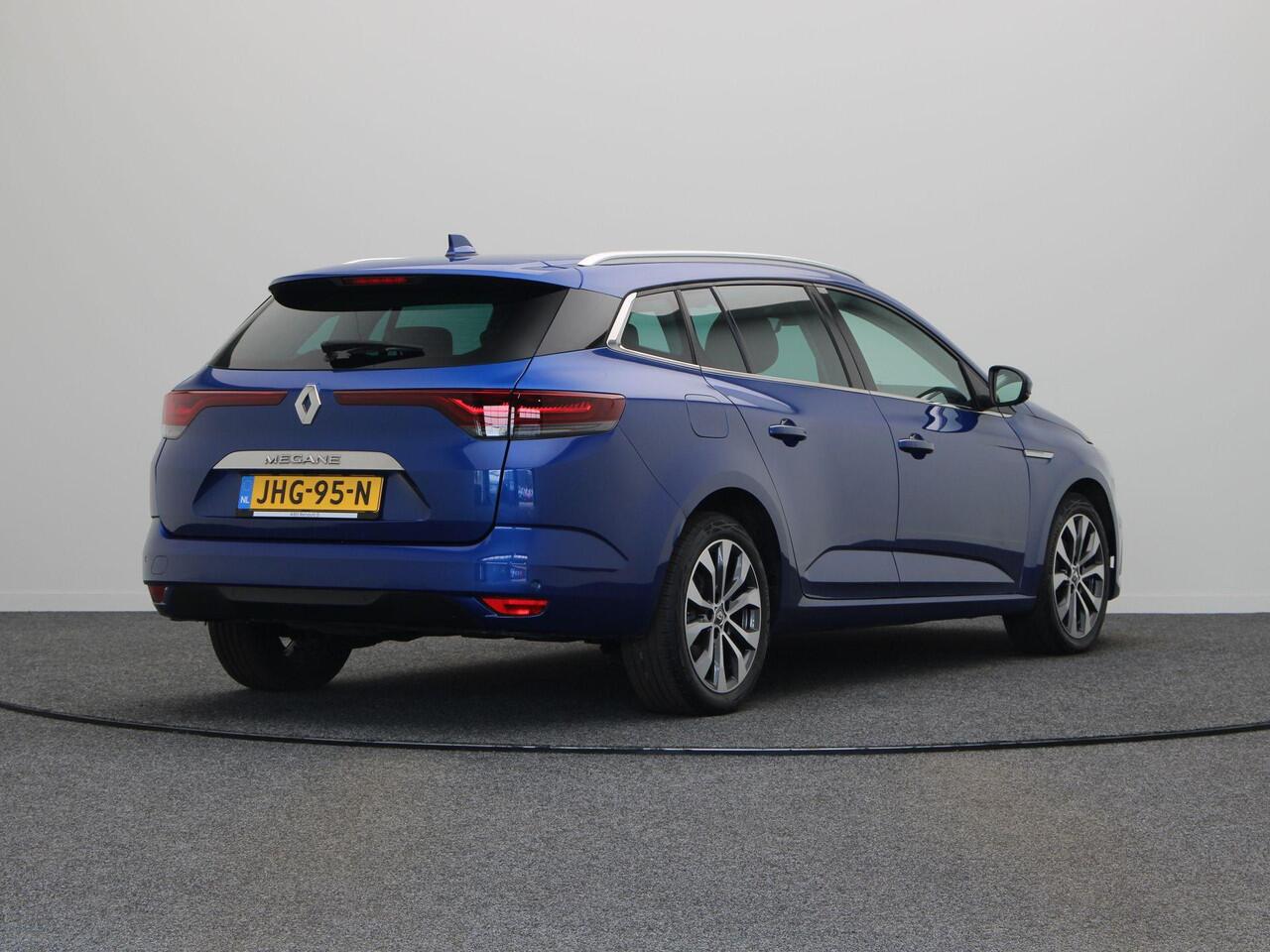 Renault MEGANE Estate TCe 140 Techno | Dode hoek | Achteruitrij camera | Clima | Navigatie | Stoel en stuurwiel verwarming | LED.