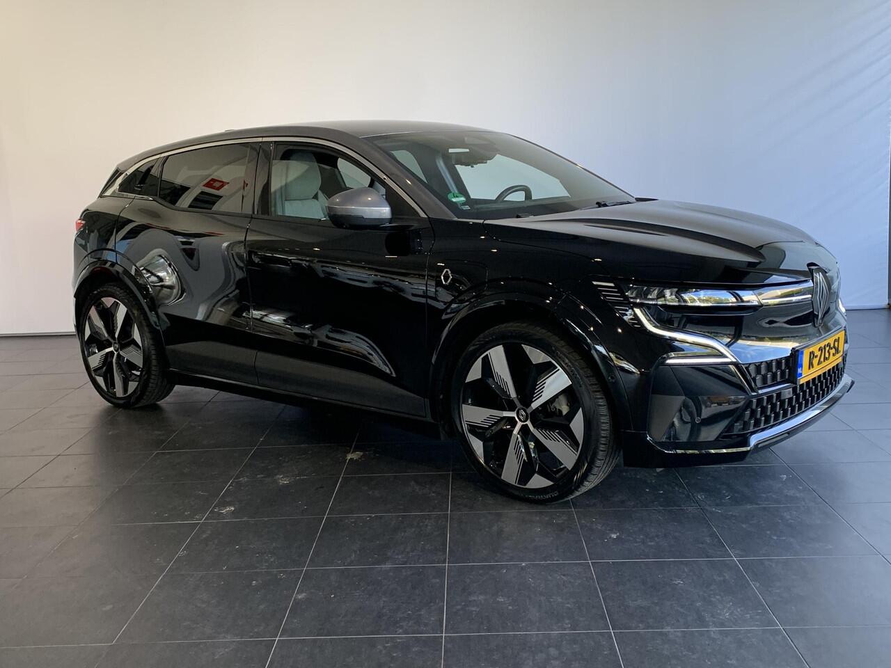 Renault MEGANE E-Tech EV60 Optimum Charge Iconic | ADAPTIVE CRUISECONTROL | 360 CAMERA | STOEL-/STUURVERWARMING | TREKHAAK | BLIS