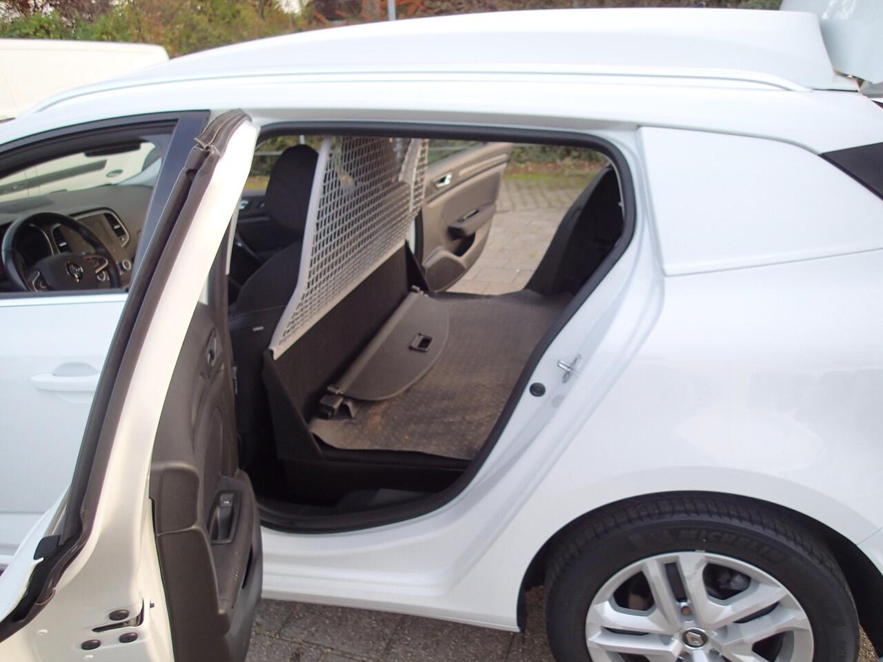 Renault MEGANE RENAULT 1.5DCI VOORZIEN VAN ARCO+CRUISE + NAVIGATIE !!! Renault Mégane 1.5 dCi Expression S&S Navigatie