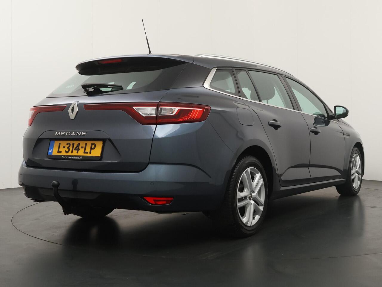 Renault MEGANE Estate 1.3 TCe Limited - Navigatie - Parkeersensoren V+A - Trekhaak - Cruise Control