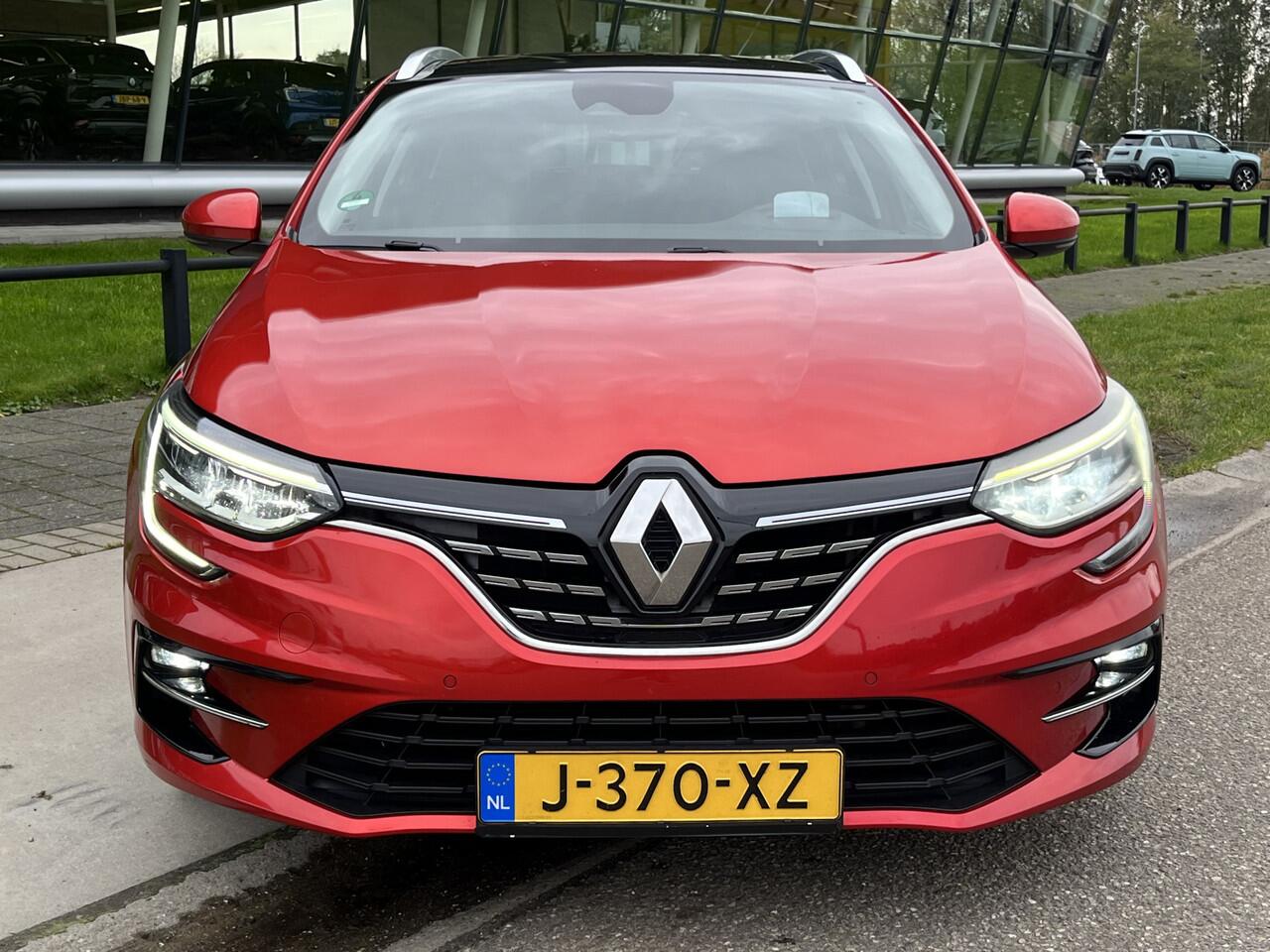 Renault MEGANE Estate 1.5 Blue dCi Intens / Automaat / Camera / Apple Carplay - Android Auto / Bose / Keyless / 16'' LMV /
