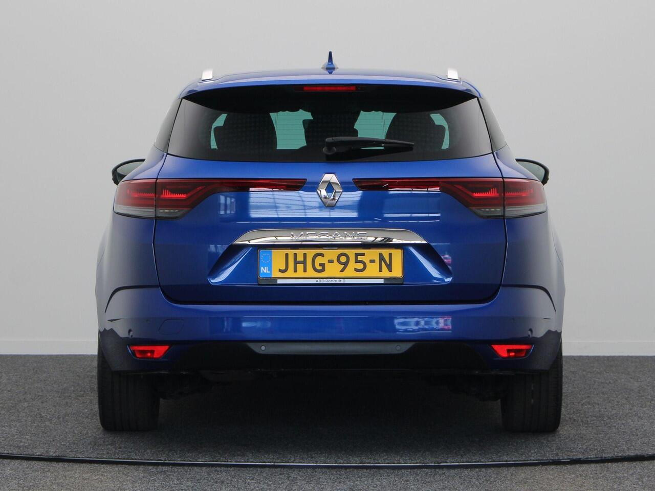 Renault MEGANE Estate TCe 140 Techno | Dode hoek | Achteruitrij camera | Clima | Navigatie | Stoel en stuurwiel verwarming | LED.