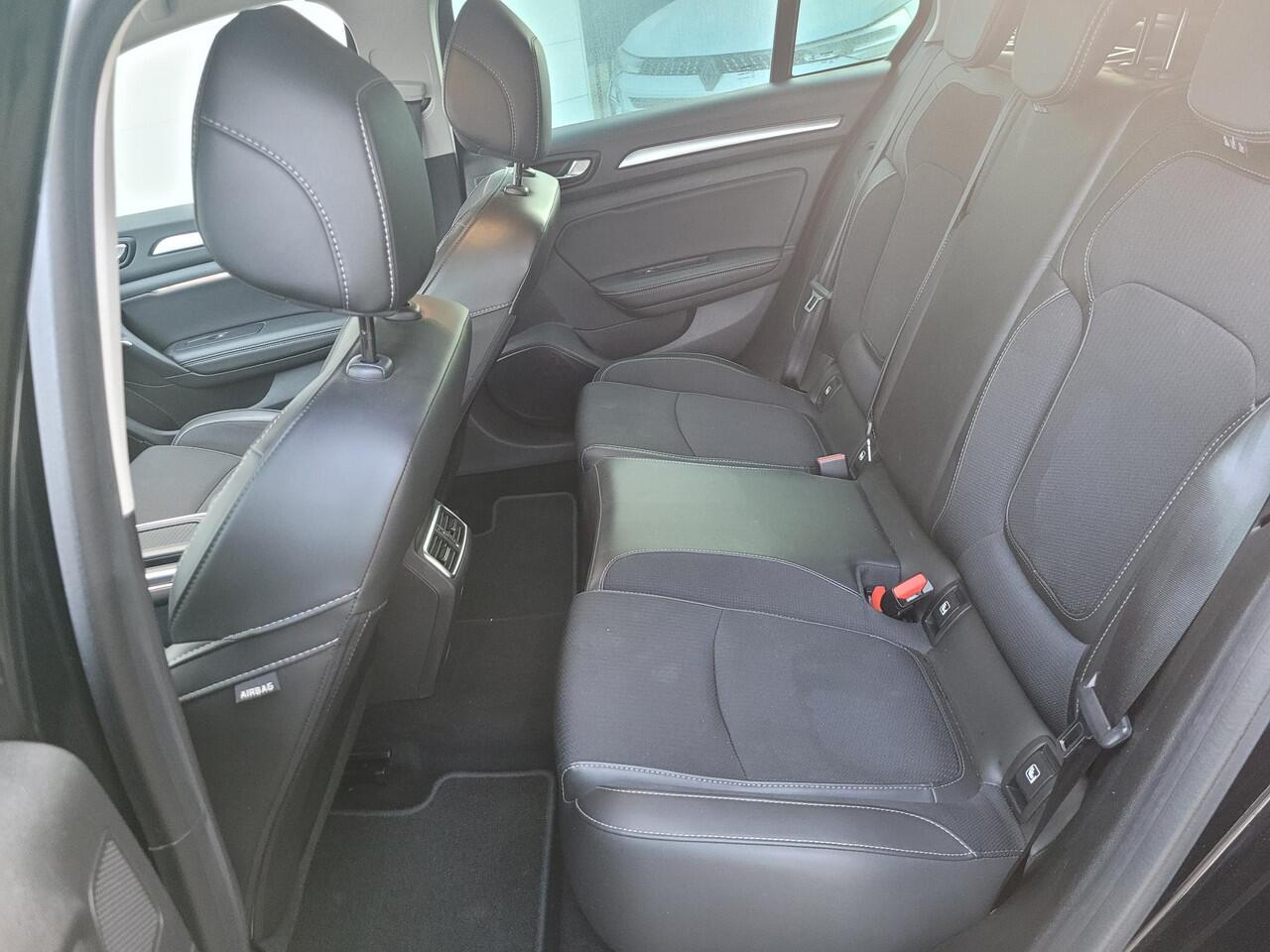 Renault MEGANE Estate 1.3 TCe 140 Techno | Trekhaak | Camera | Navigatie | Dealer Onderhouden