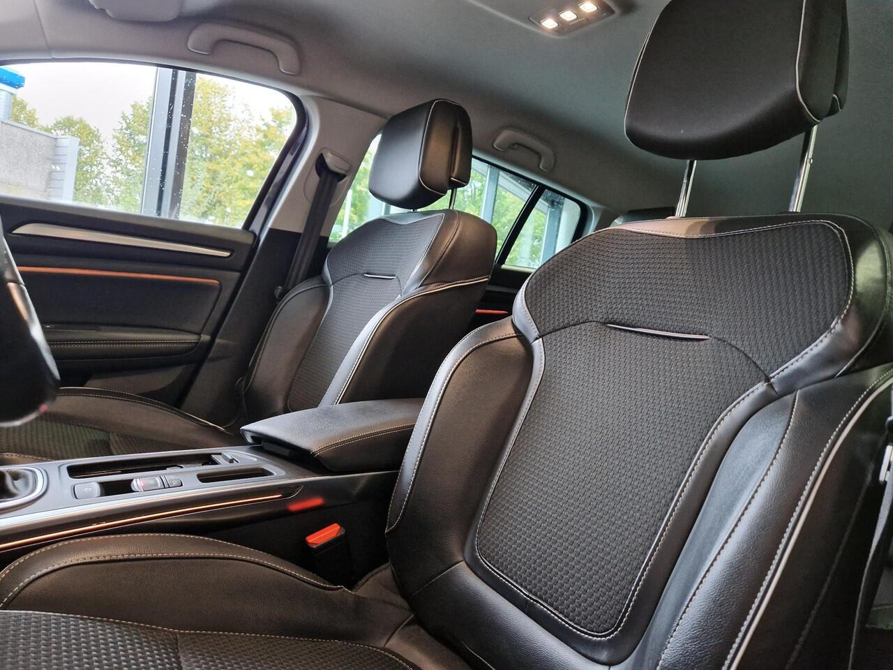 Renault MEGANE Estate 1.3 TCe 160 Bose | NAVIGATIE | ADAPTIVE CRUISE CONTROL | ACHTERUITRIJCAMERA | PARKEERSENSOREN RONDOM