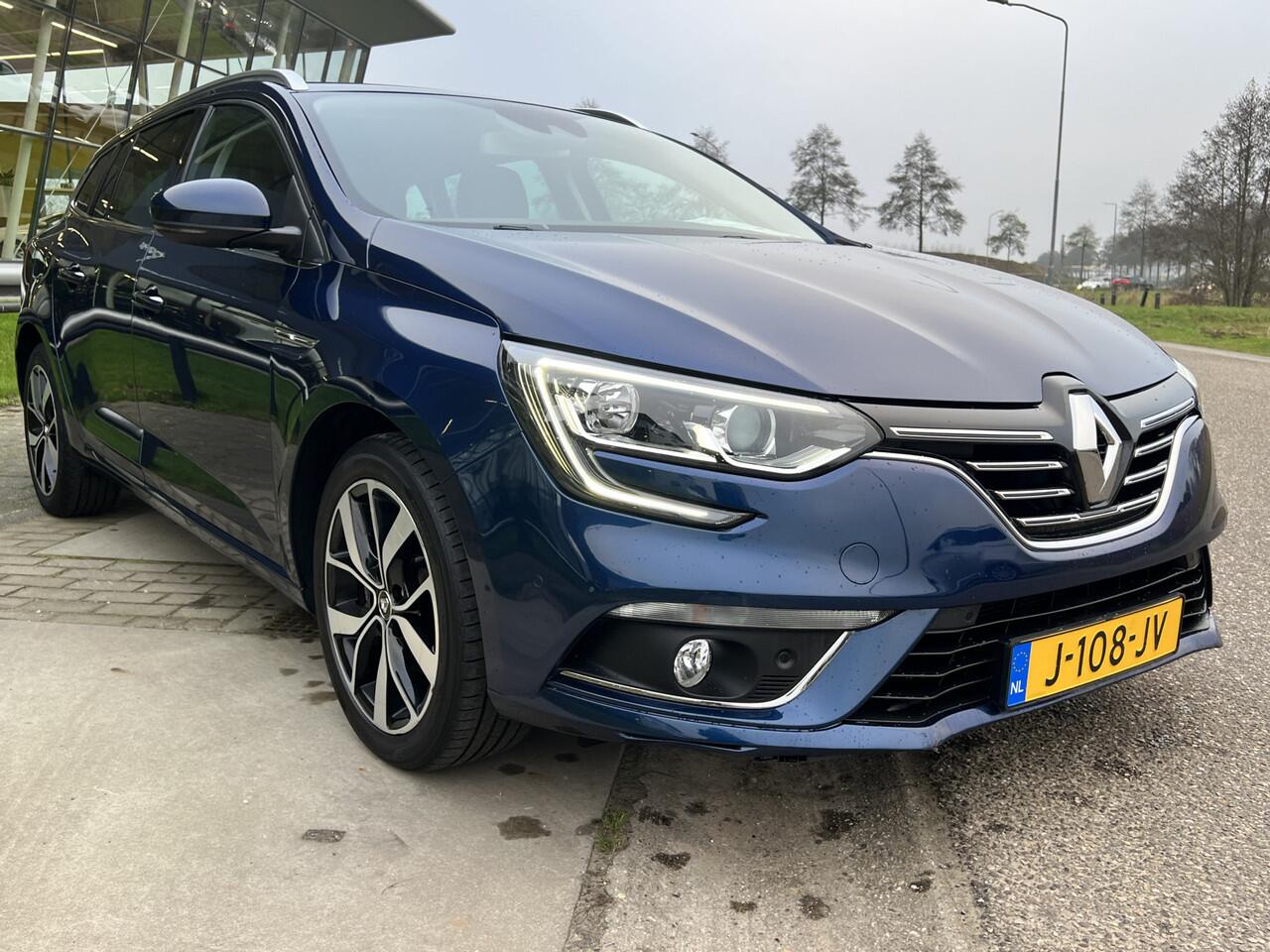 Renault MEGANE Estate 1.3 TCe Bose / Camera / Stoelverw. / Apple Carplay-Android Auto / PDC V+A / Keyless / Climate / 17'' LMV /