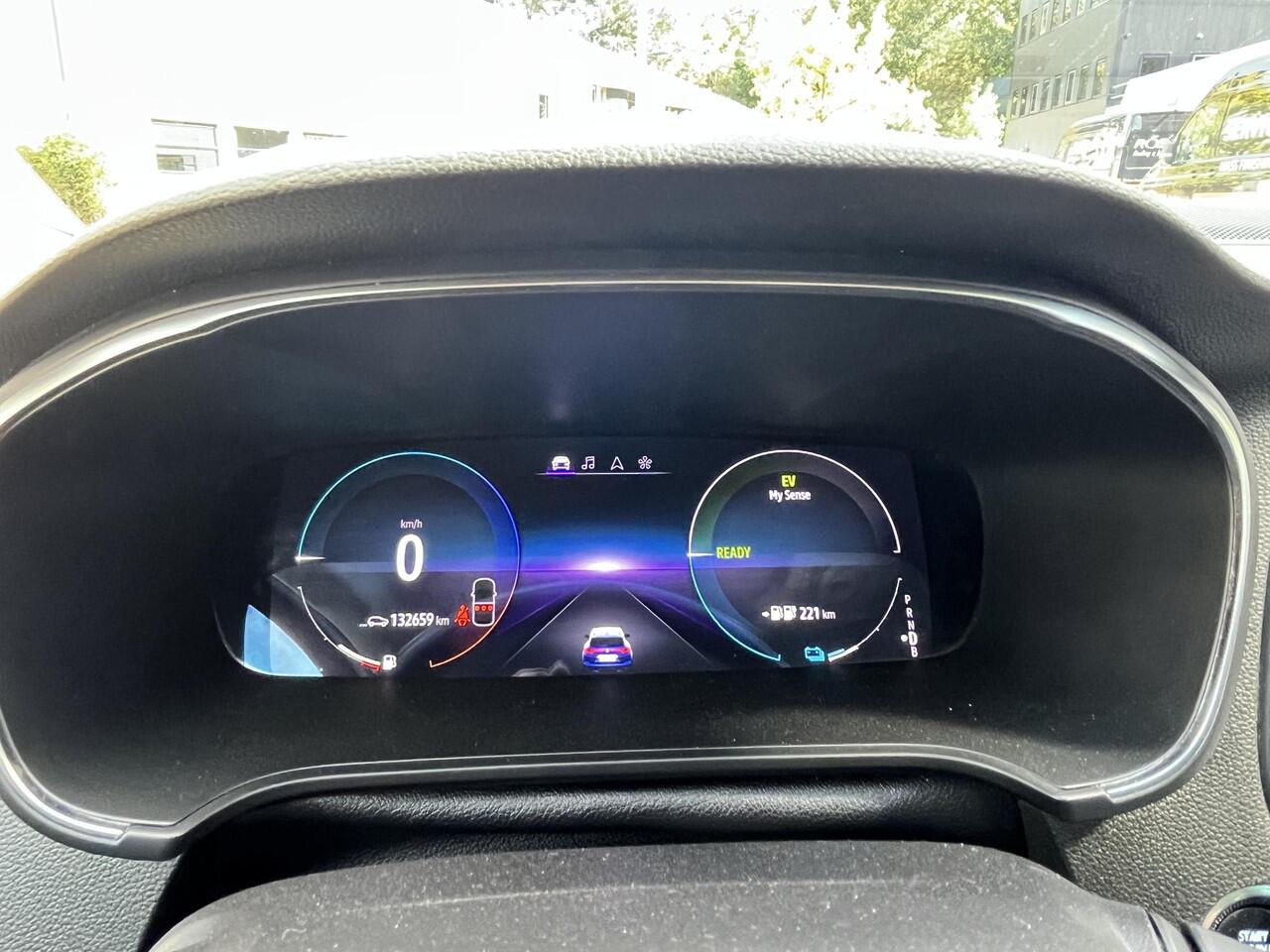 Renault MEGANE Estate 1.6 E-Tech Plug-In Hybrid 160 Business Edition One LED, Navigatie, Parkeersensoren