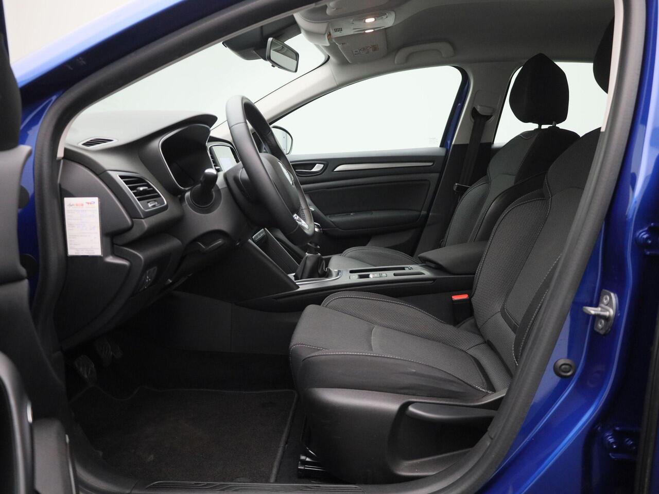 Renault MEGANE Estate 1.3 TCe 140 Equilibre | Navigatie | Parkeersensoren | | LM Velgen|