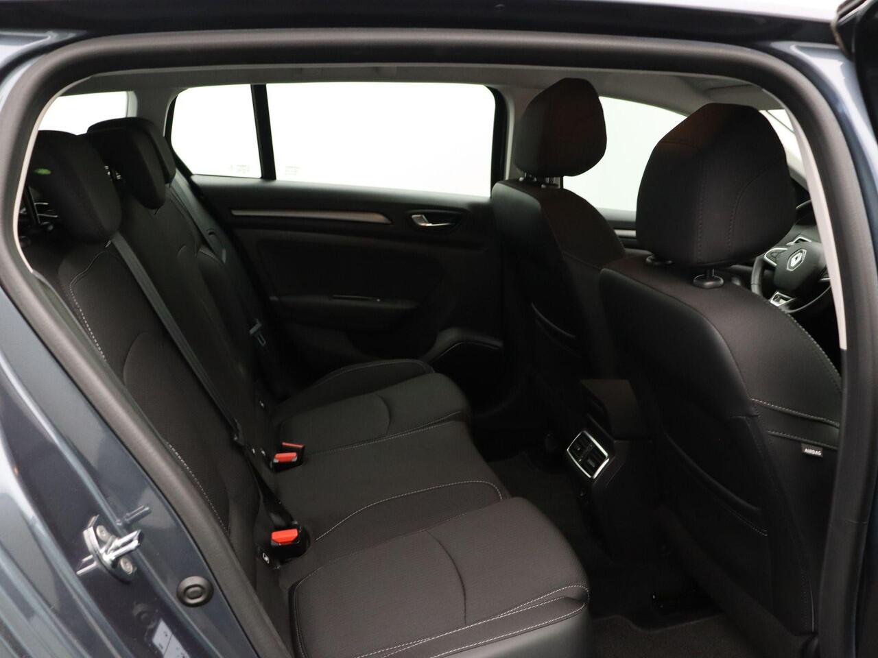 Renault MEGANE Estate 1.6 E-Tech Plug-In Hybrid 160 Business Zen | Trekhaak | Accu schore 88 | Dealer onderhouden | Achteruitrijcamera |