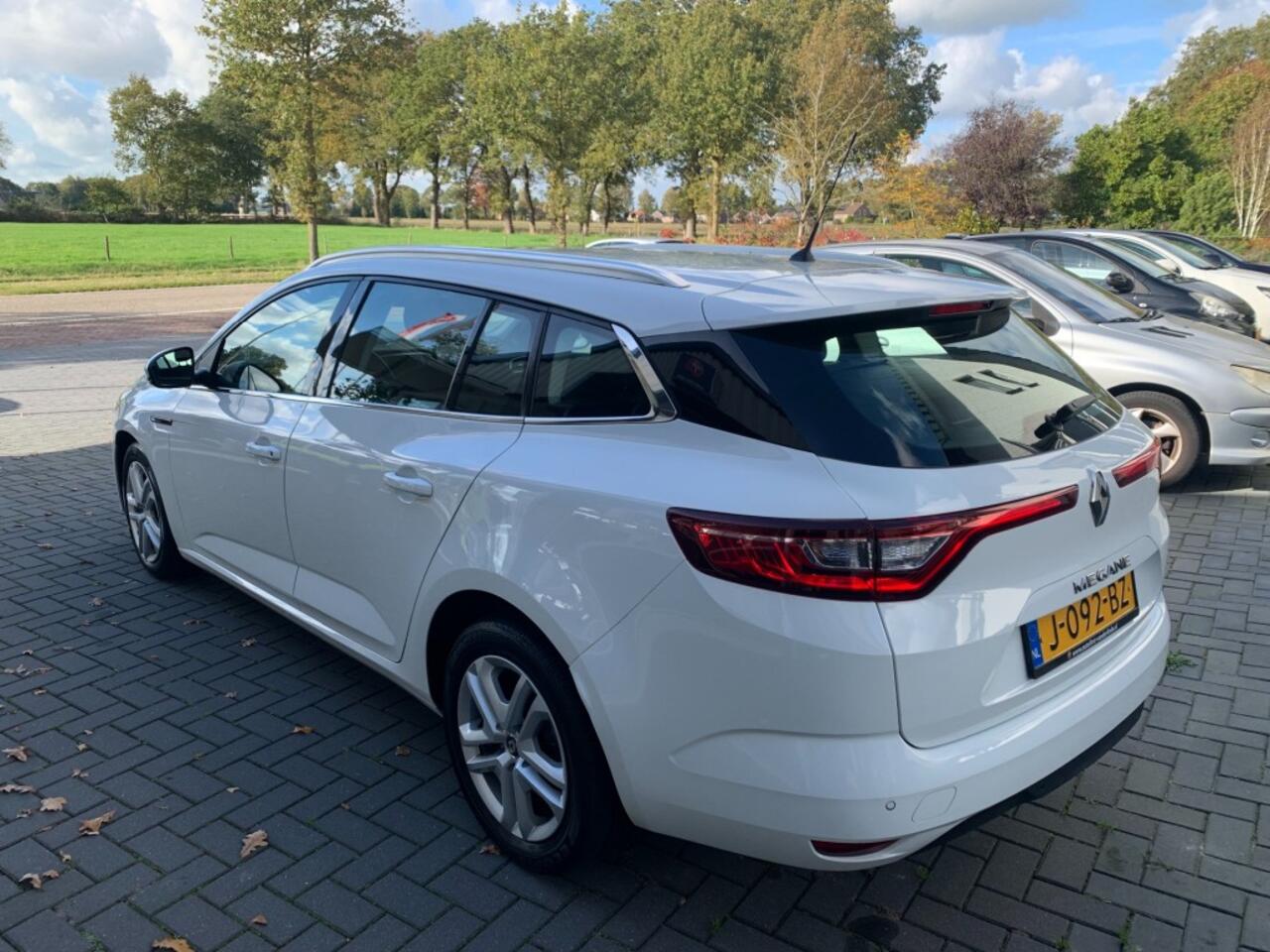 Renault MEGANE 1.3 TCE ZEN, Cruise control, Navigatie,Airco, All-in prijs inclusief apk en afleverbeurt!