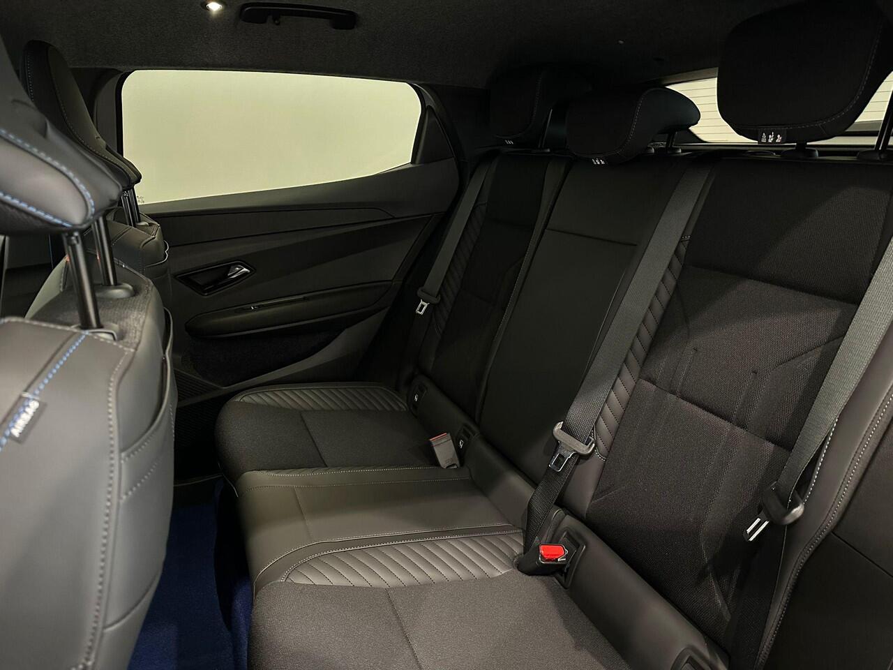 Renault MEGANE E-Tech Esprit Alpine 220 Comfort Range 60 kWh | All season banden | Pack Driving & Sound | Van: ¤ 41.809,- nu rijklaar voor: ¤ 39.809,-