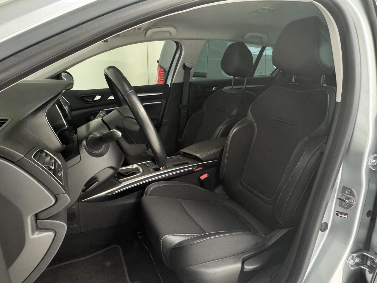 Renault MEGANE Estate 1.3 TCe 140 Techno | Navigatie | Camera | Stoel + stuurverwarming |