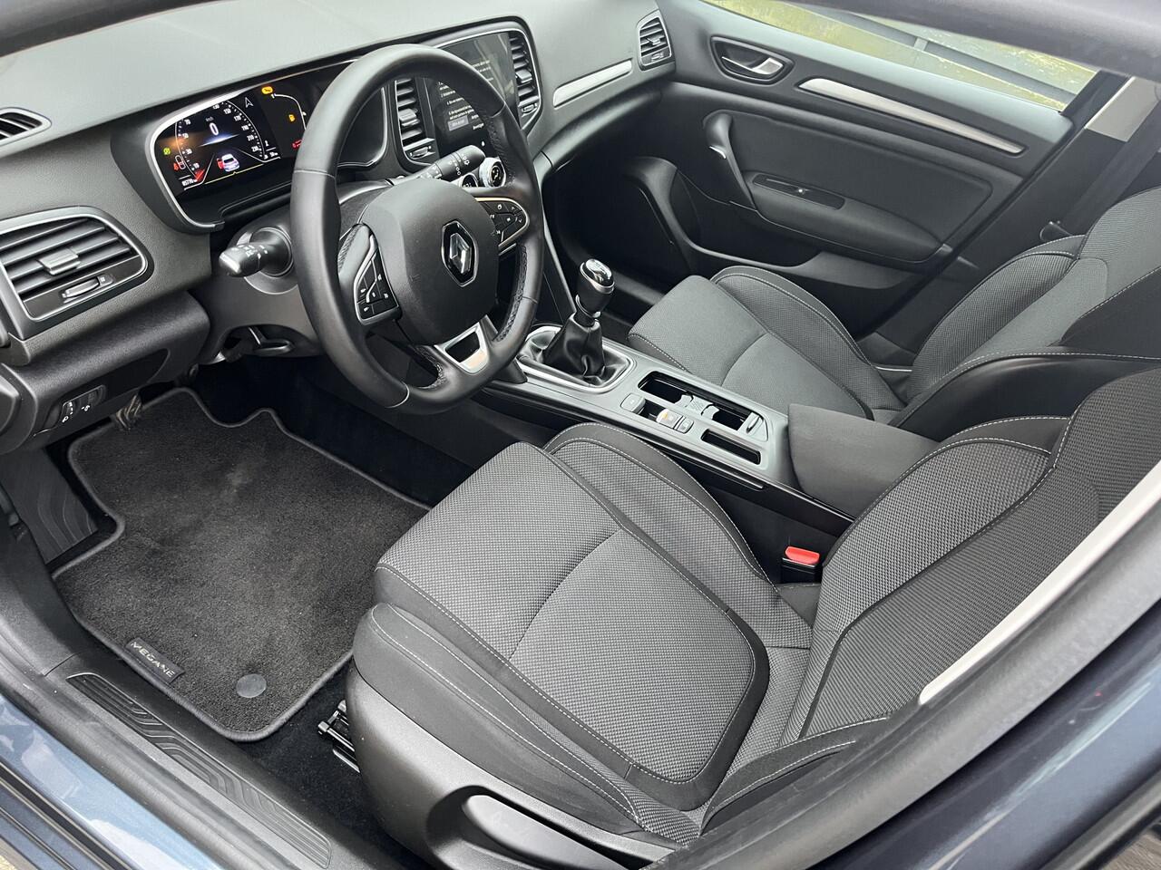 Renault MEGANE Estate 1.3 TCe 140 Equilibre Led / Clima / LMV 50%deal 8475,- ACTIE