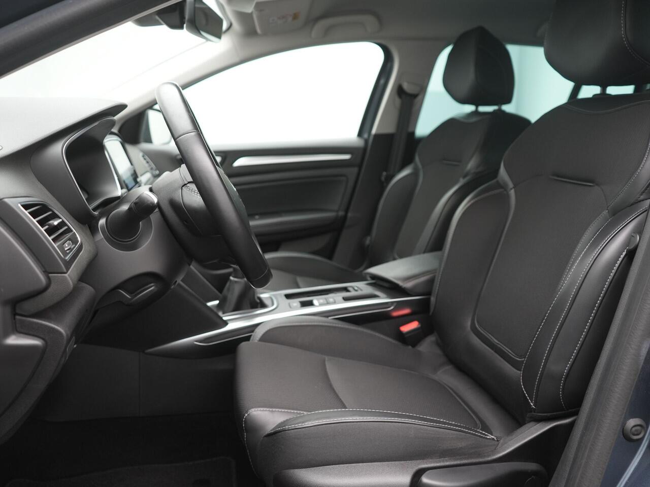 Renault MEGANE Estate TCe 140 Intens - RIJKLAARPRIJS - Trekhaak