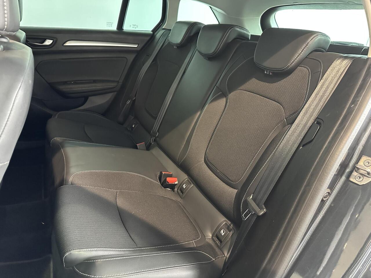 Renault MEGANE Estate 1.3 TCe 140 Techno | AUTOMAAT | STOEL-/STUURVERWARMING | ACHTERUITRIJCAMERA | PARKEERSENSOREN VOOR-/ACHTER