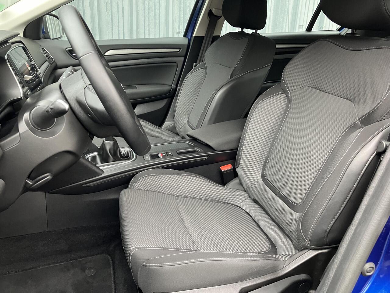 Renault MEGANE Estate 1.3 TCe 140 Equilibre * TREKHAAK *