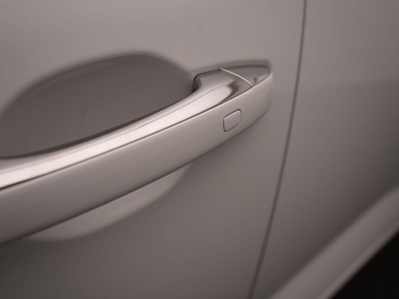 Renault MEGANE Estate TCe 140 Intens - RIJKLAARPRIJS - Trekhaak - Dealeronderhouden