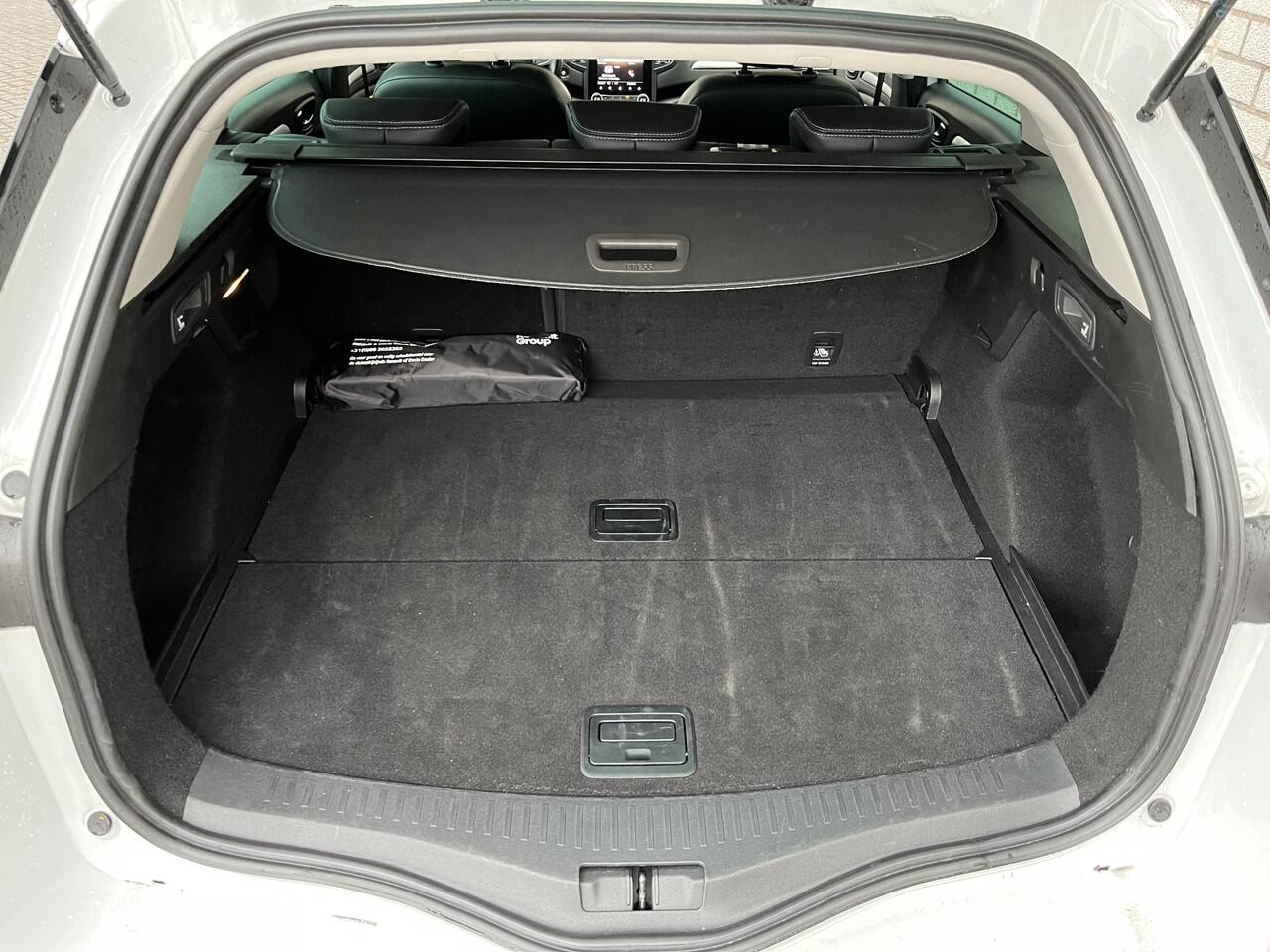 Renault MEGANE Estate 1.3 TCe EDC 140 Automaat Techno | Stoel + stuurverwarming | Achteruitrijcamera | Apple CarPlay / Android Auto |