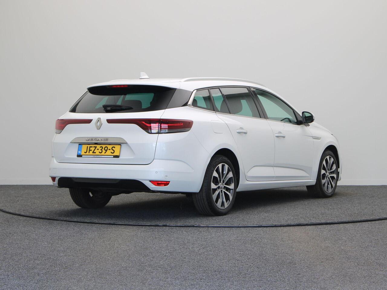 Renault MEGANE Estate TCe 140 Techno | Stoel-stuur verwarming | Navigatie | Achteruitrijcamera | Parkeersensoren rondom |