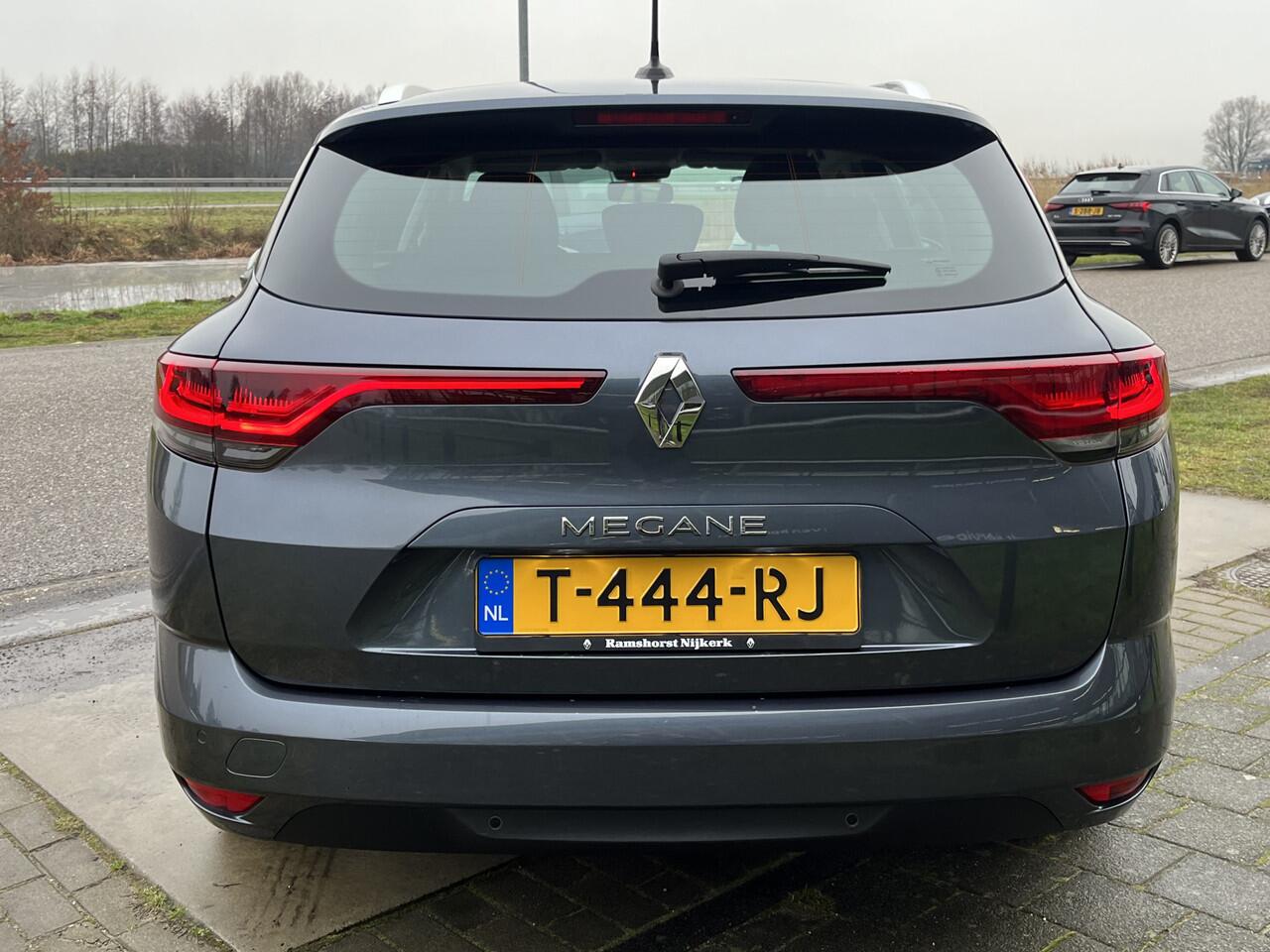 Renault MEGANE Estate 1.3 TCe 140PK Equilibre / Dealer onderhouden / Climate / Cruise / Parkeersensoren V+A / NAP /
