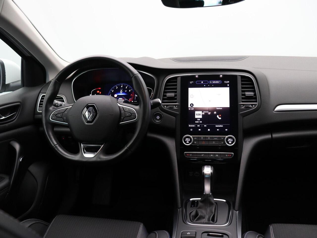 Renault MEGANE Estate TCe 140 Techno | Stoel-stuur verwarming | Navigatie | Achteruitrijcamera | Parkeersensoren rondom |