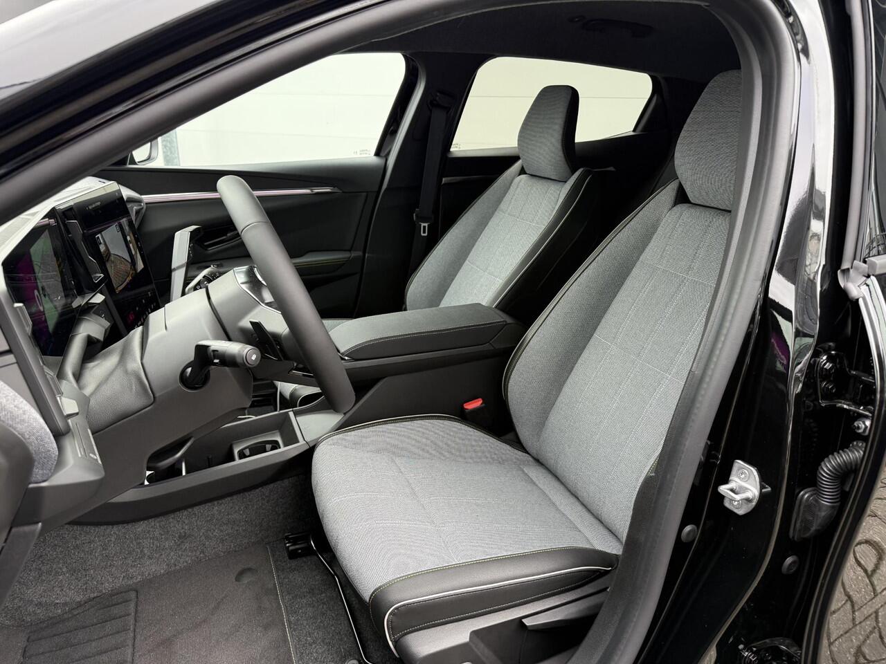 Renault MEGANE E-Tech comfort range techno 60 kWh | 360° Camera | Winterpack | Harman & Kardon | Digitale Binnenspiegel