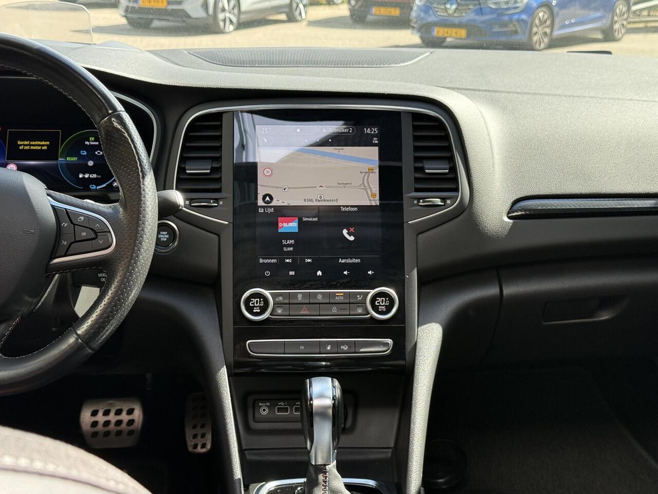 Renault MEGANE Estate 1.6 Plug-In Hybrid 160PK R.S. Line | NAP | Bose Audio | Elektrische glazen shuif-kantel dak | Heads-up display | DAB | Achteruitrijcamera | LED | 18'' lichtmetaal |