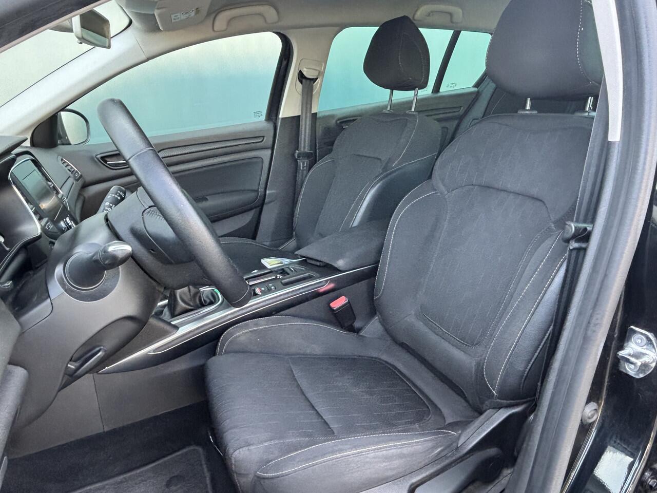 Renault MEGANE Estate BWJ 2020 1.3 116 PK TCe Limited TREKHAAK | NAVI | CLIMA | CRUISE | PDC | PRIV. GLAS | ISOFIX | LMV | MULTIFUNCT. STUUR | KEYLESS