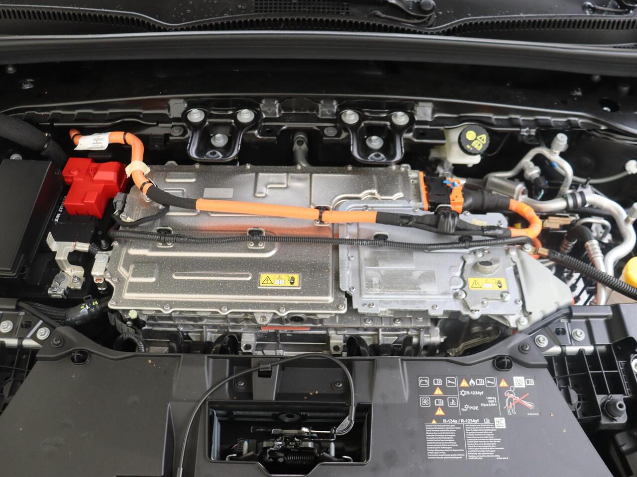 Renault MEGANE E-Tech comfort range techno 60 kWh | Navigatie met Google Integratie | Climate Control | Cruise Control Adaptief | Apple Carplay/Android Auto | Harman Kardon Premium Audio | Warmtepomp | Pack Winter | Parkeersensoren incl. Camera |